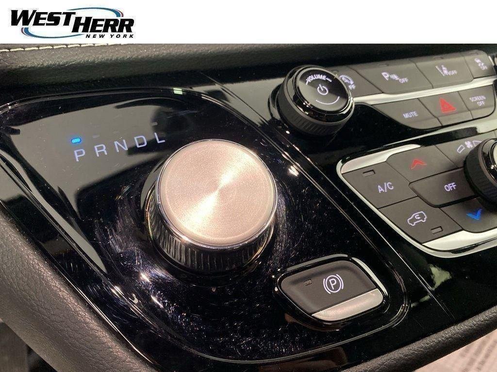 Used 2026 Red Hot Pearlcoat Chrysler Select AWD image 31