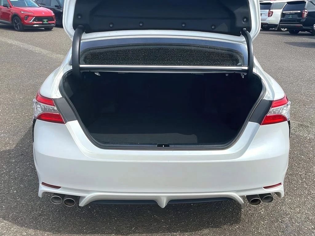 Used 2020 Wind Chill Pearl Toyota XSE image 9
