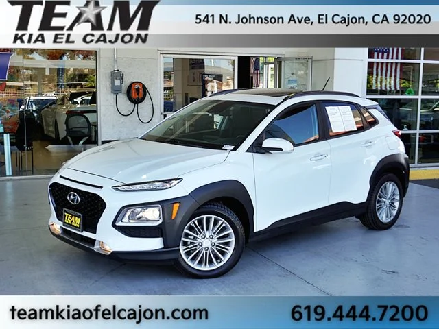 Used 2018 White Hyundai SEL image 1