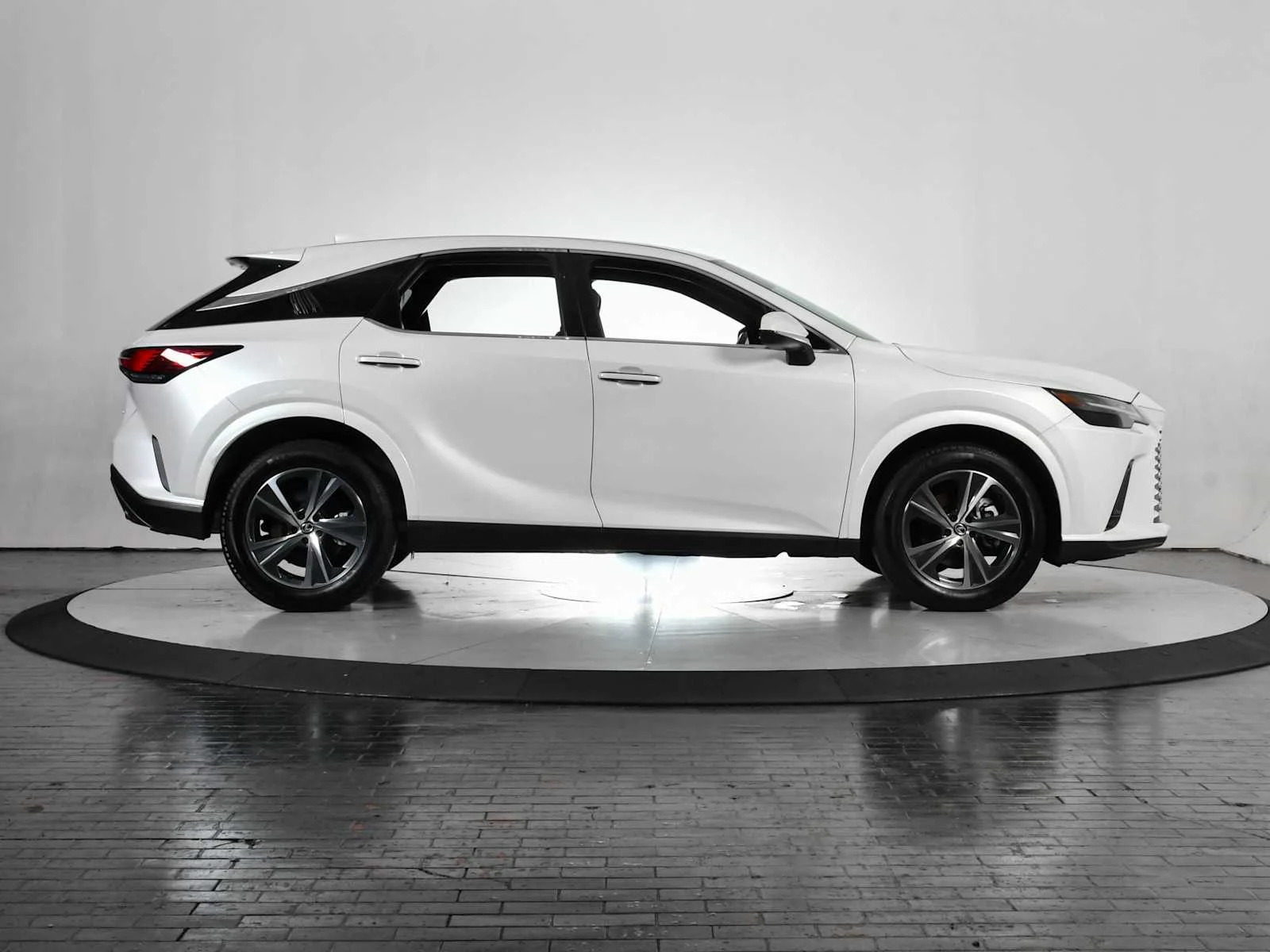 Used 2025 Eminent White Pearl Lexus  image 8