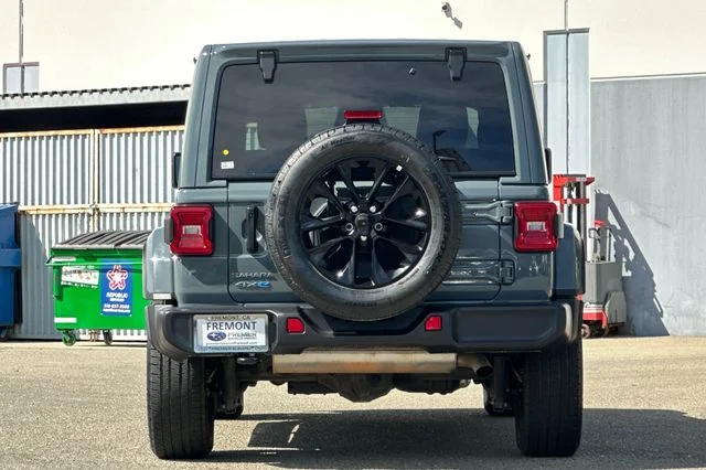 Used 2025 Gray Jeep Sahara 4xe image 5