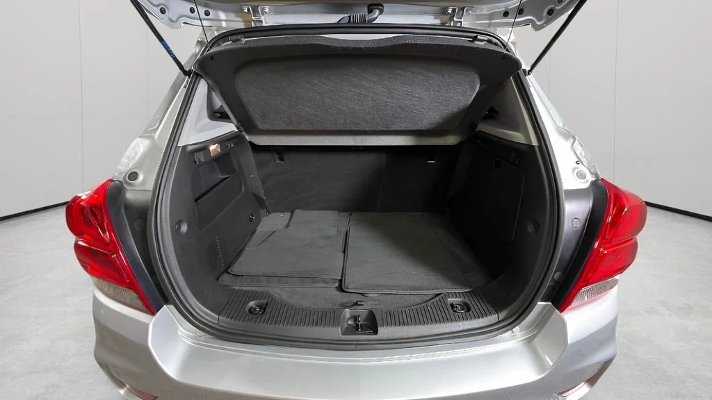 Used 2020 Silver Ice Metallic Chevrolet LT image 28