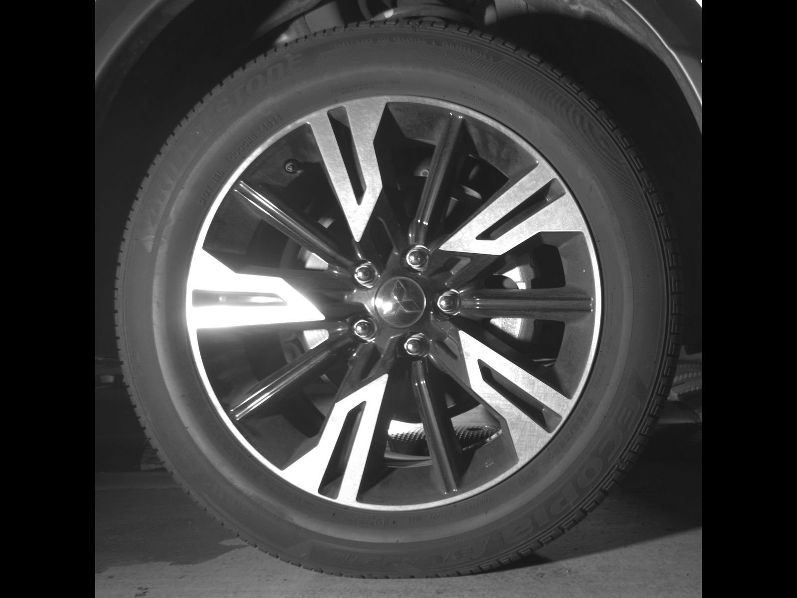 Used 2025 Alloy Silver Metallic Mitsubishi SE image 10