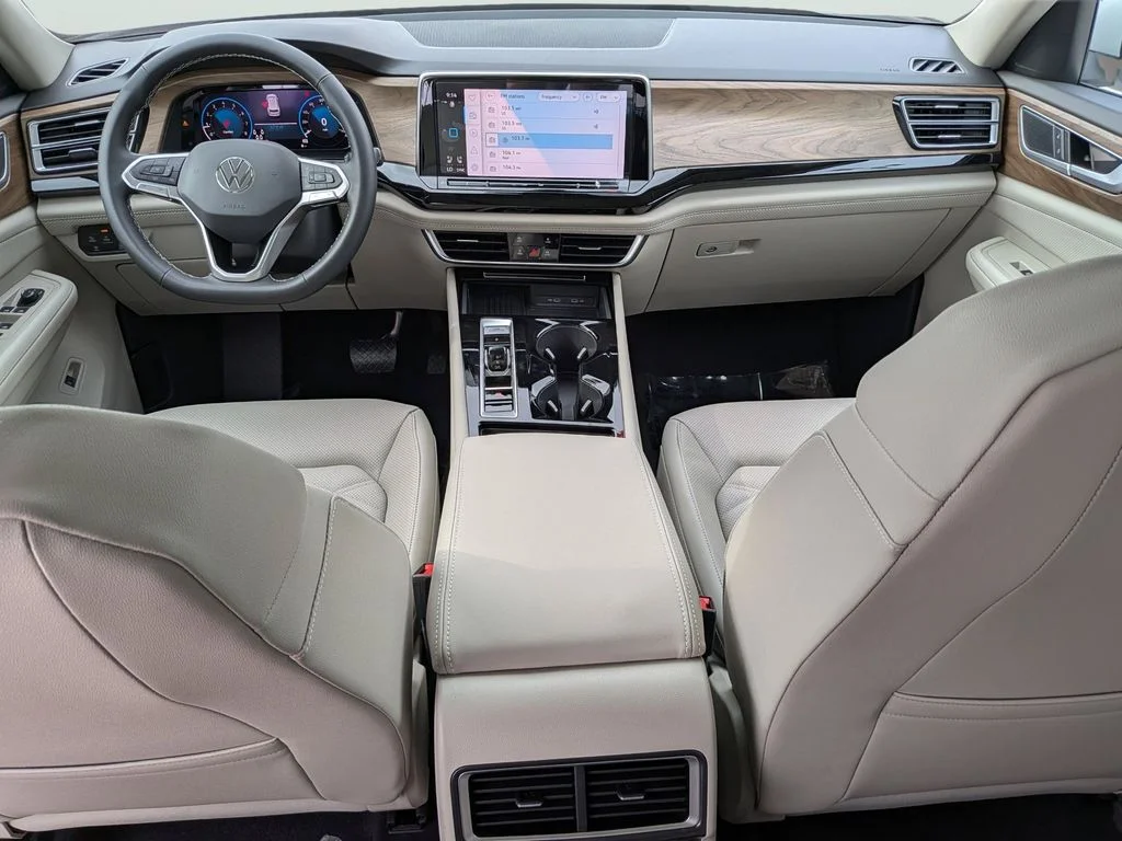 New 2026 White/off-white Volkswagen 2.0T SE w/Technology image 10
