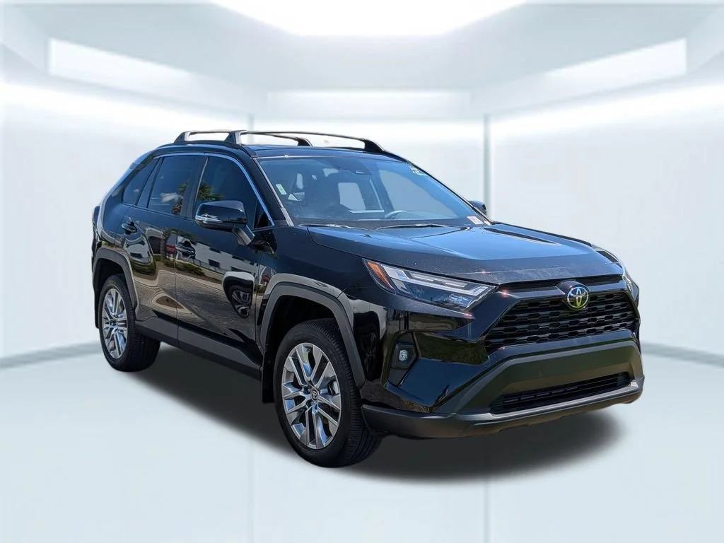 Used 2025 Black Toyota XLE Premium image 6