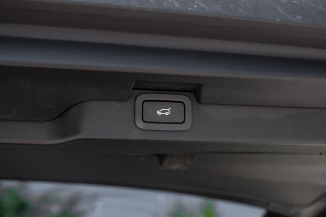 Used 2019 White Land Rover HSE Luxury image 76