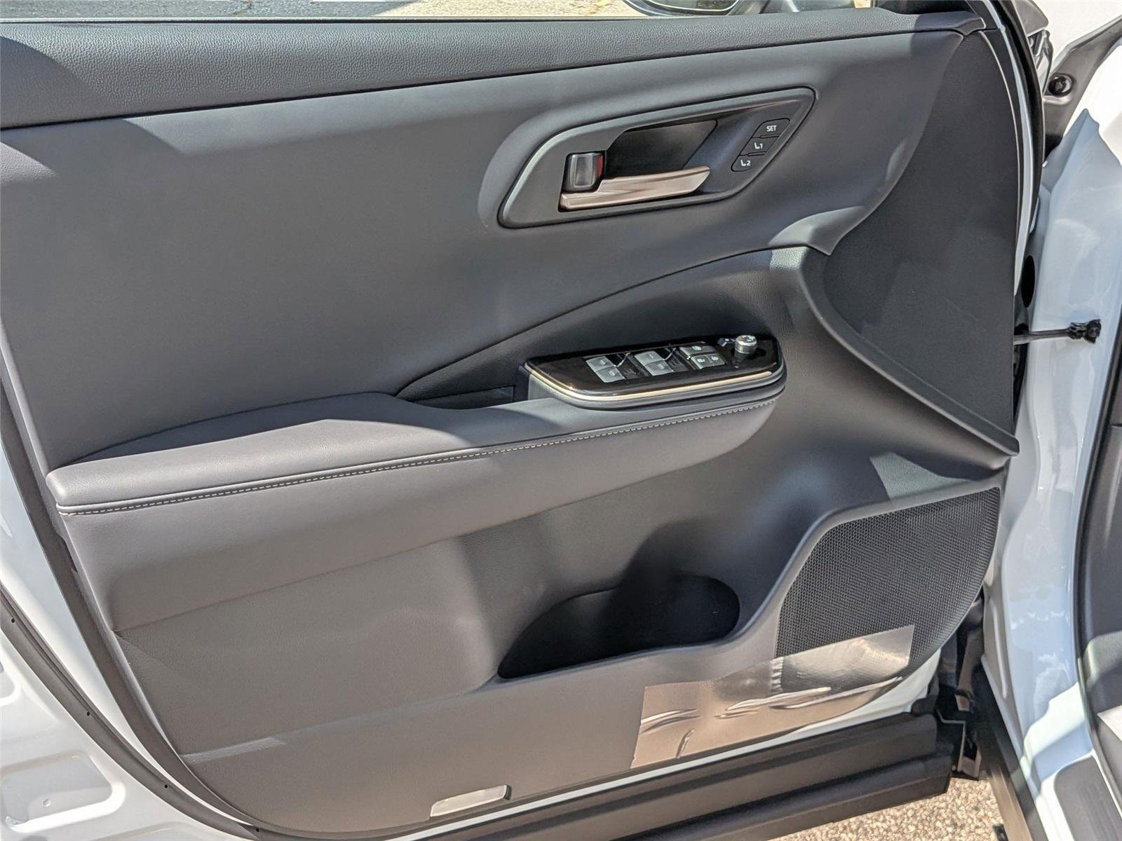 2025 Toyota Crown Signia Limited - Photo 11