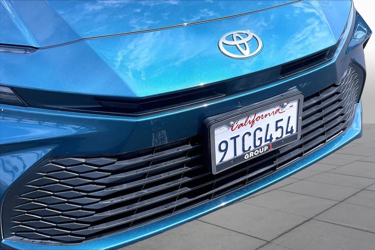 Used 2025 Ocean Gem Toyota LE image 29