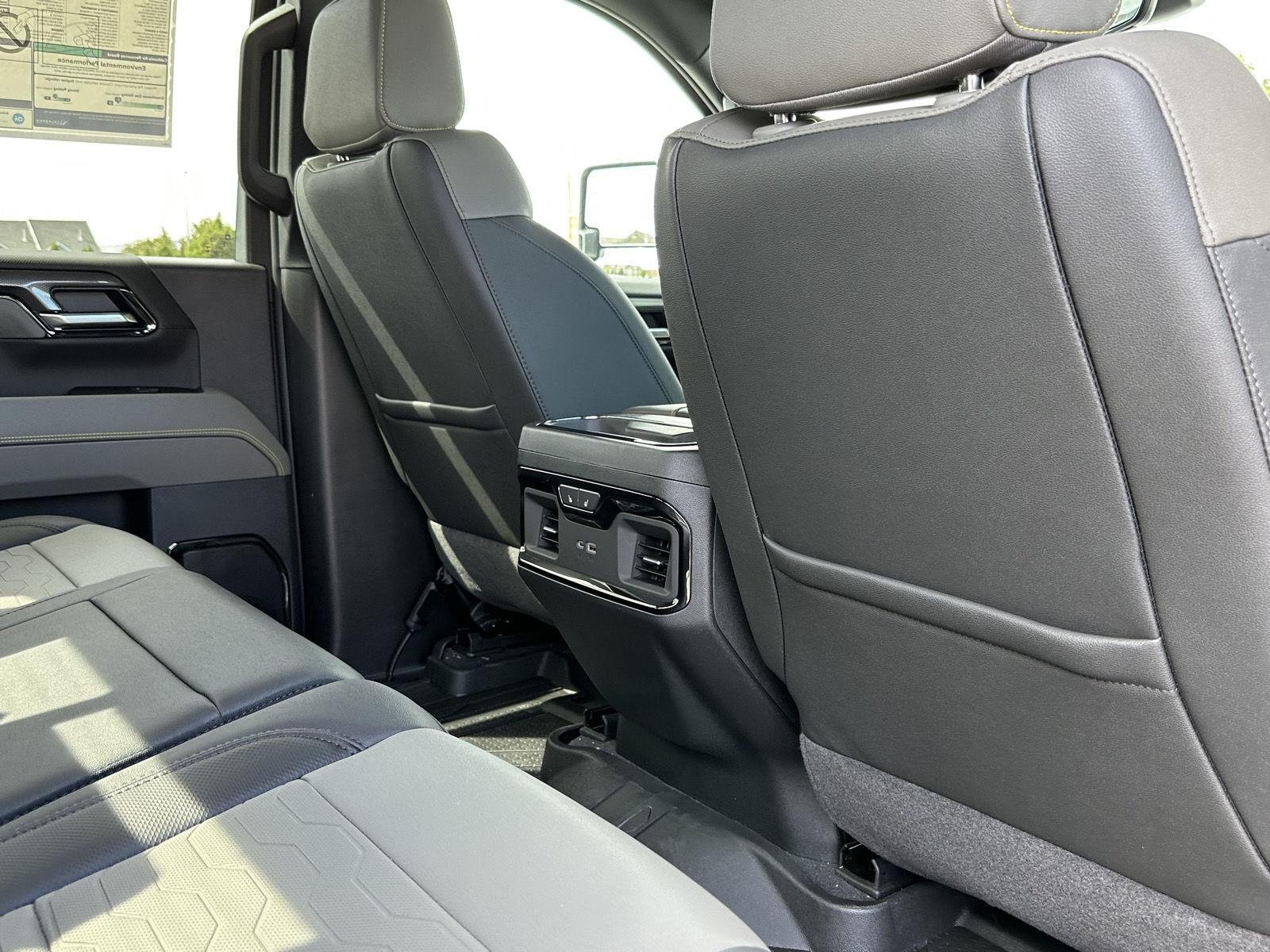 2026 Chevrolet Silverado 2500 HD ZR2 - Photo 40