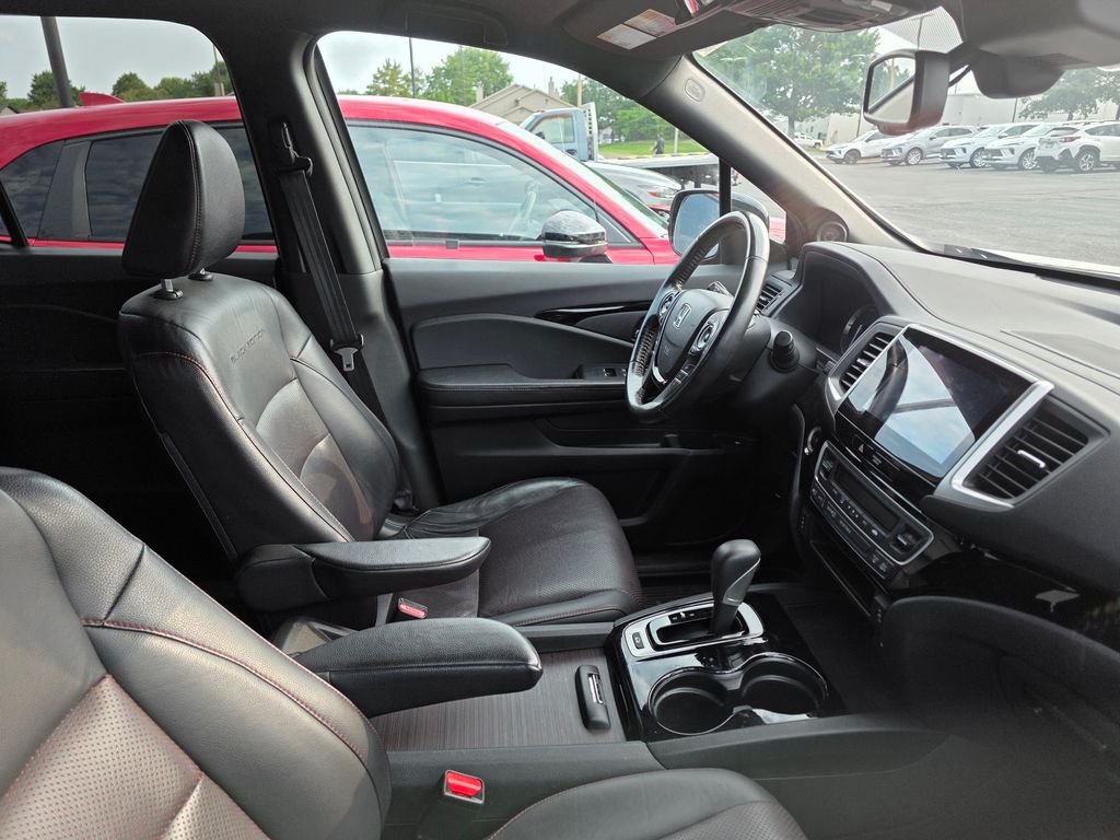 Used 2017 Crystal Black Pearl Honda Black Edition image 5