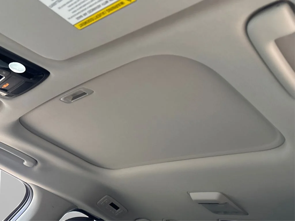 Used 2023 White Kia SX Prestige image 21