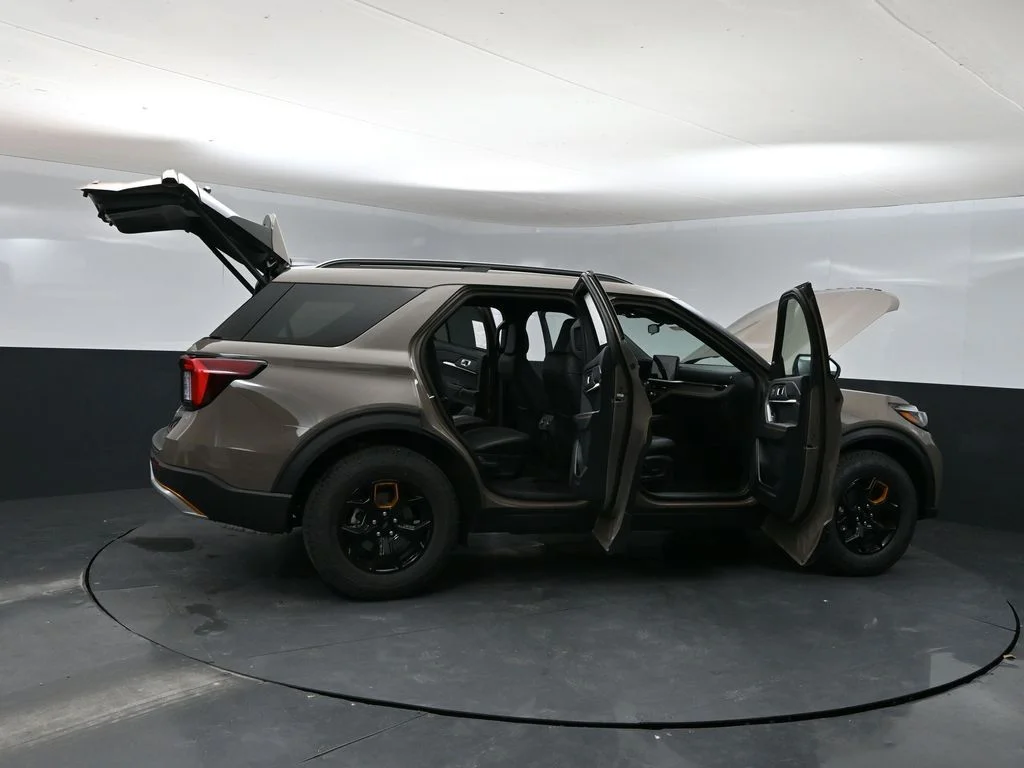 New 2026 Gray Ford Tremor image 39