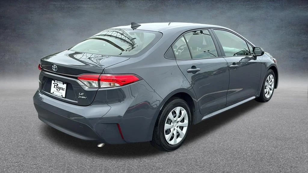 Used 2025  Toyota LE image 29