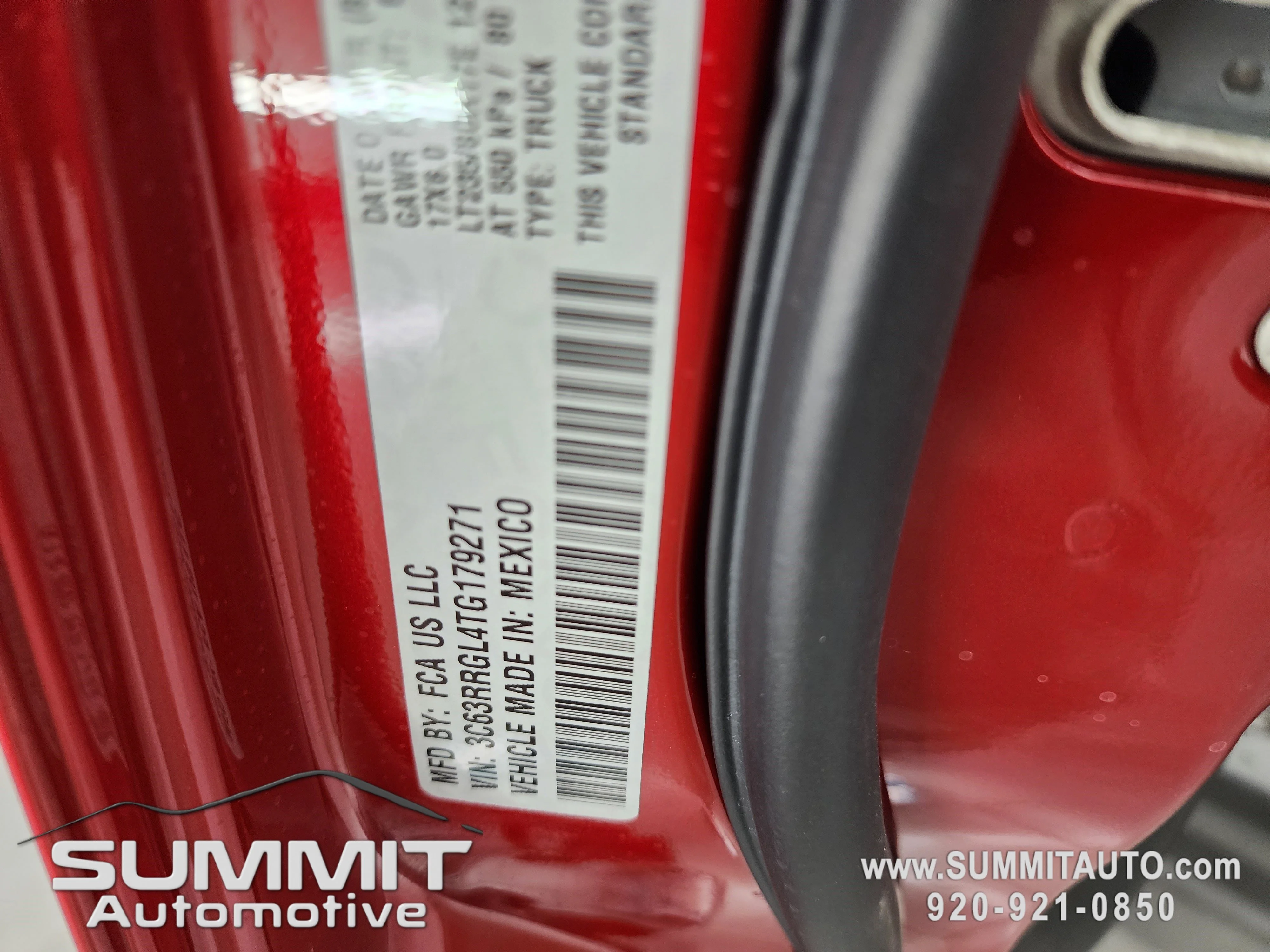 New 2026 Molten Red Pearl-Coat Exterior Paint RAM Tradesman image 69