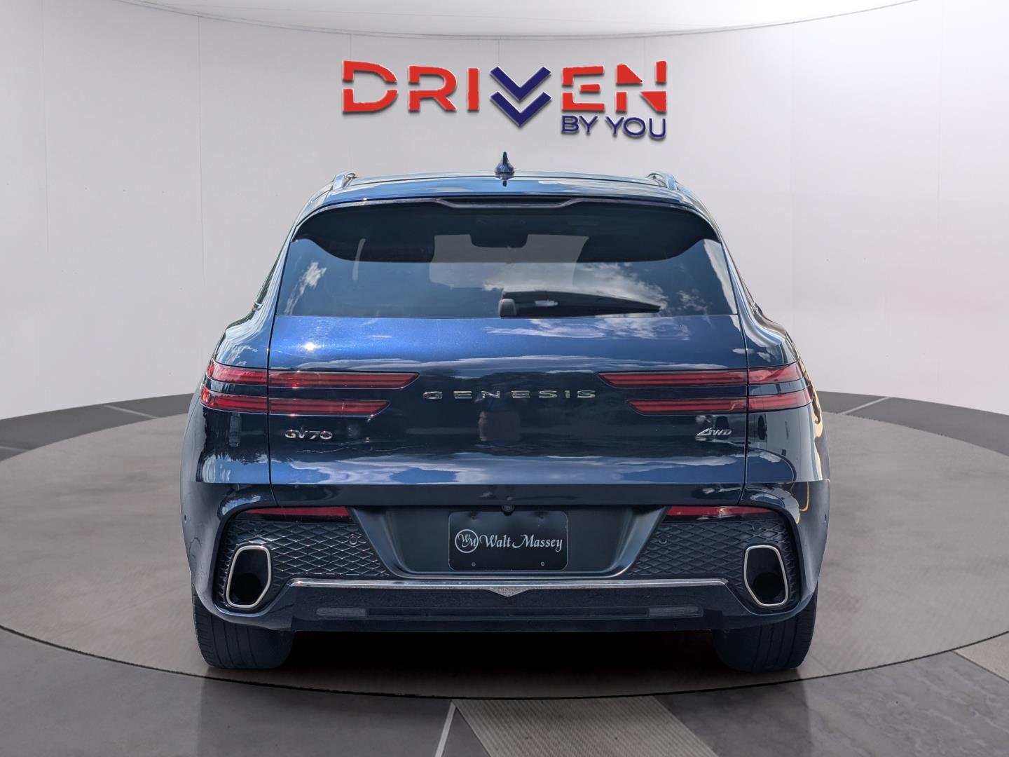 Used 2022 Adriatic Blue Genesis 2.5T image 4