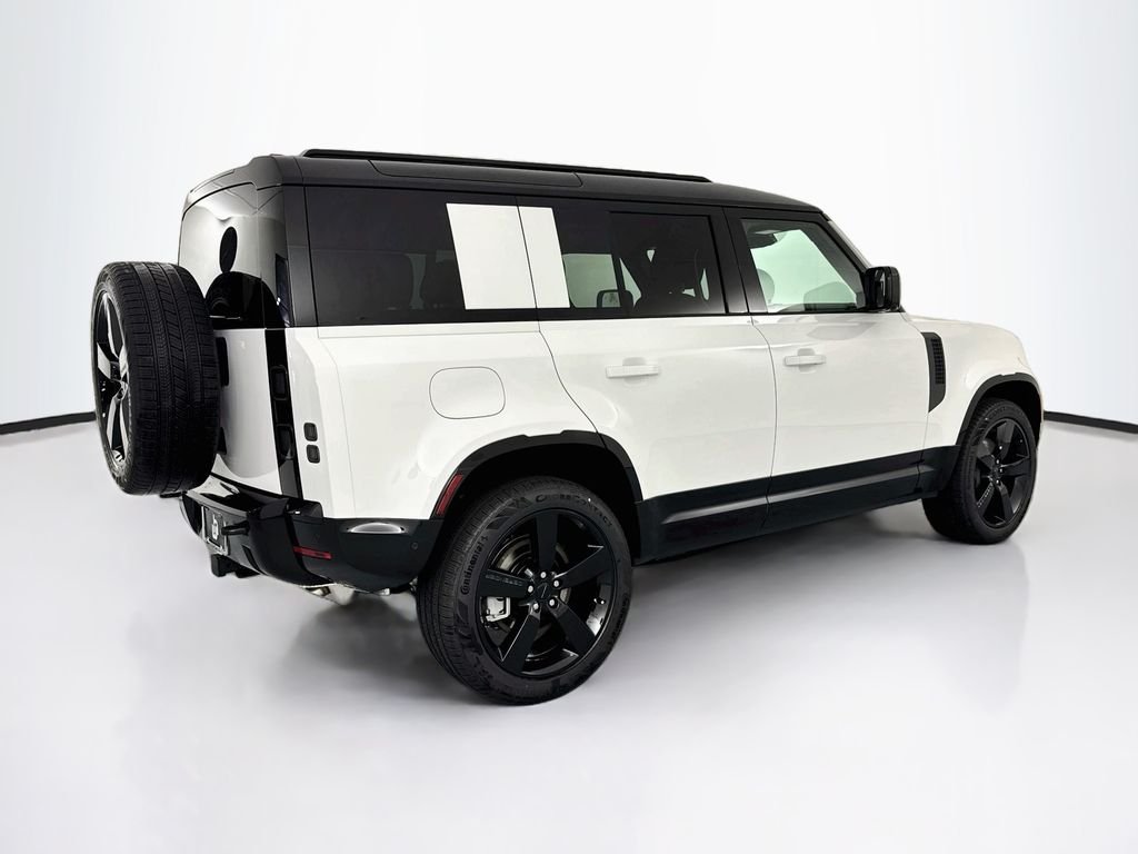 New 2026 Fuji White Land Rover X-Dynamic SE image 5
