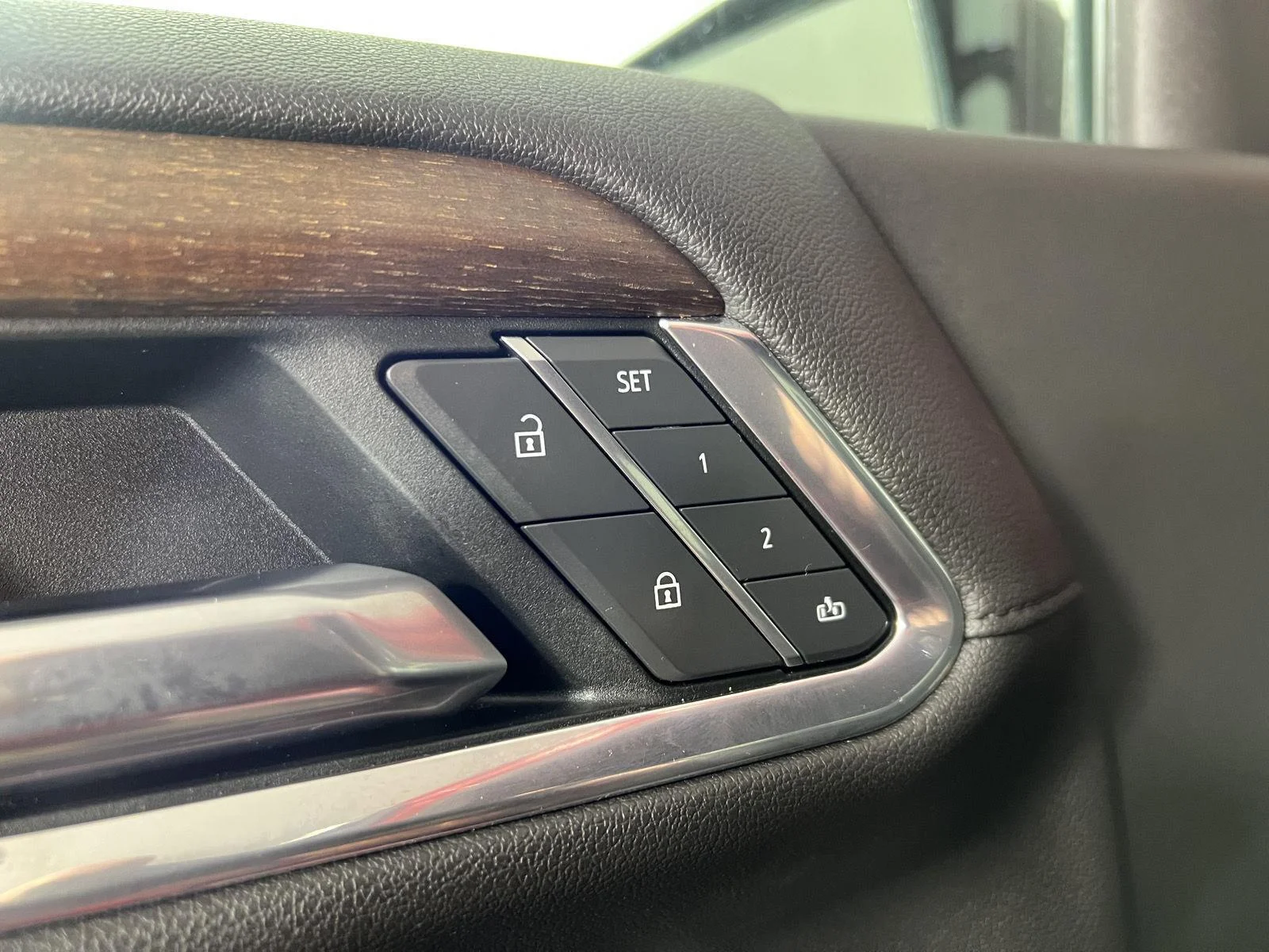Used 2022 CHERRY RED TINTCOAT Chevrolet High Country image 14