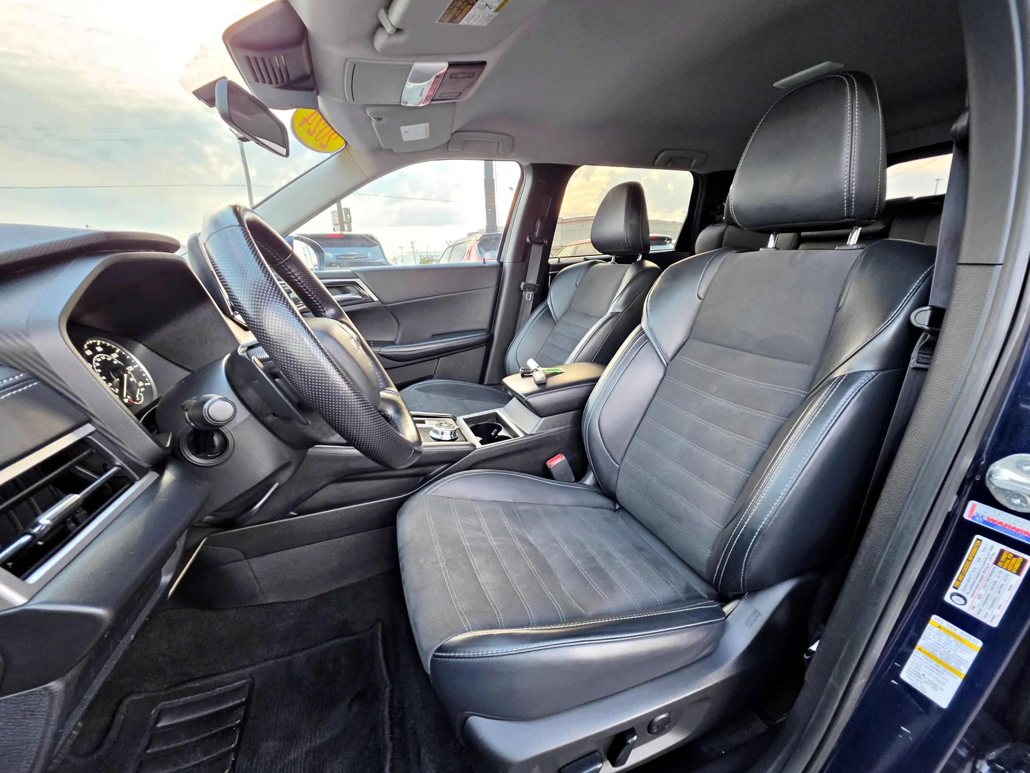 Used 2024 Cosmic Blue Metallic Mitsubishi SE image 23