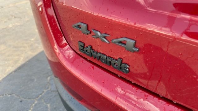 New 2026 Red Hot Pearlcoat Jeep Latitude image 10