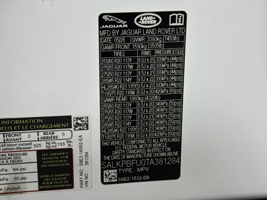 New 2026 Fuji White Land Rover SE image 33