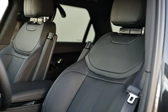 New 2026  Land Rover SE image 28