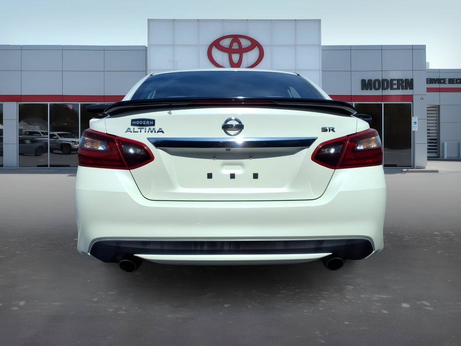 Used 2017 Pearl White Nissan 2.5 SR image 4