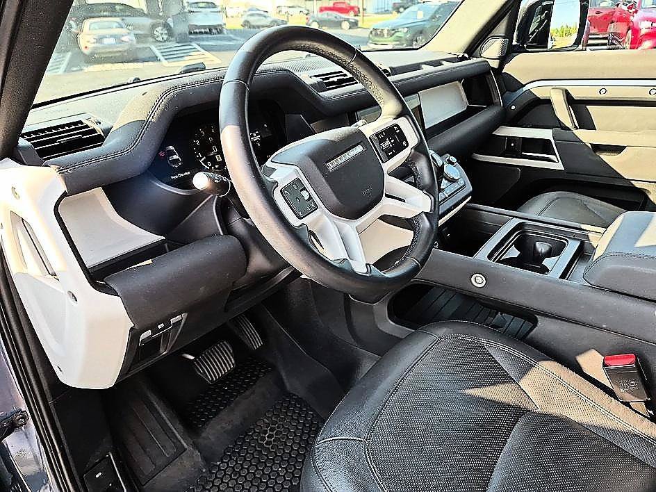 Used 2023 Tasman Blue Metallic Land Rover SE image 16