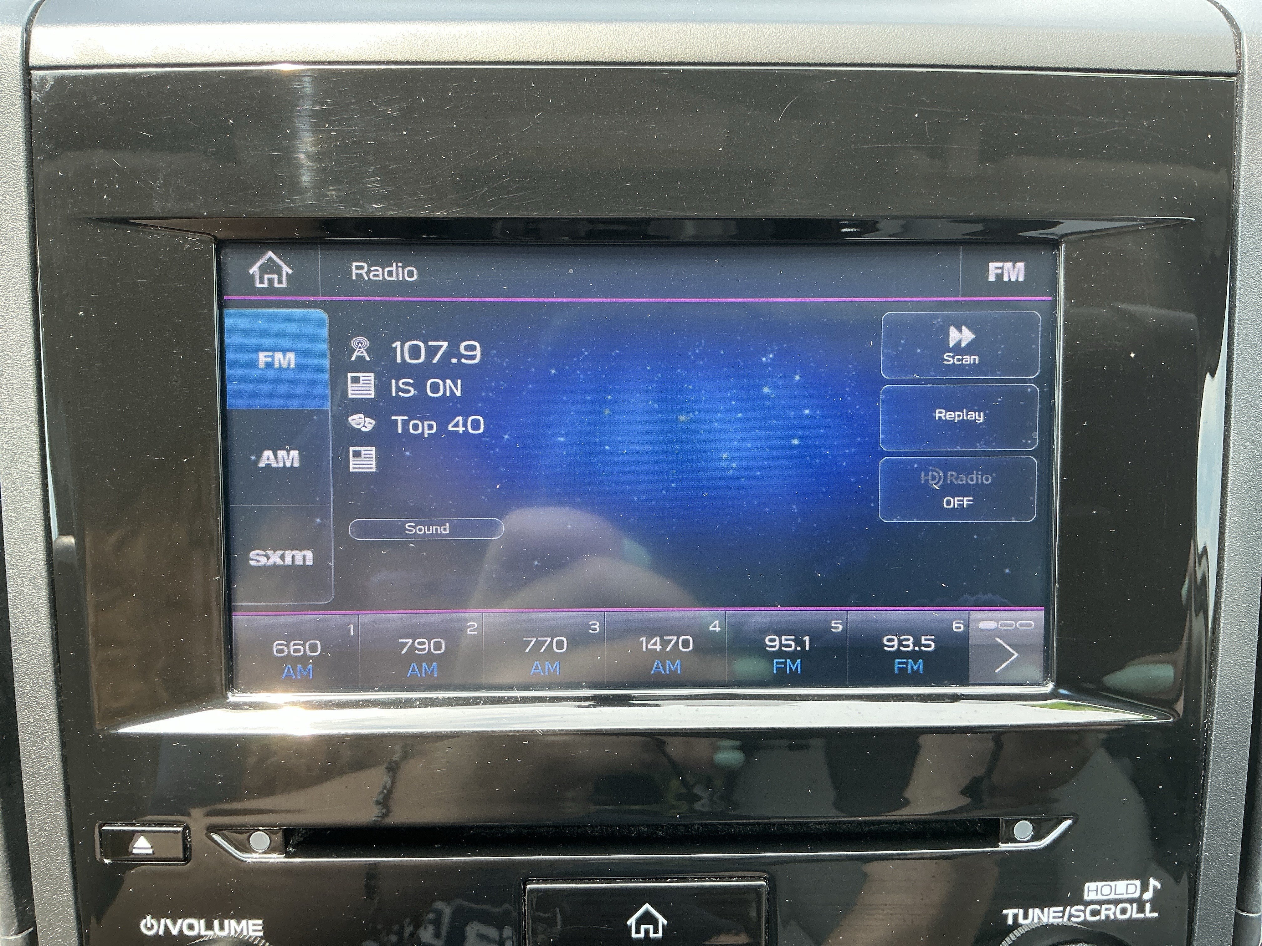 Used 2019 Crystal White Pearl Subaru Premium image 21