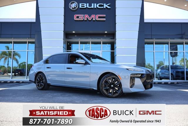 Used 2024  BMW 760i xDrive image 1