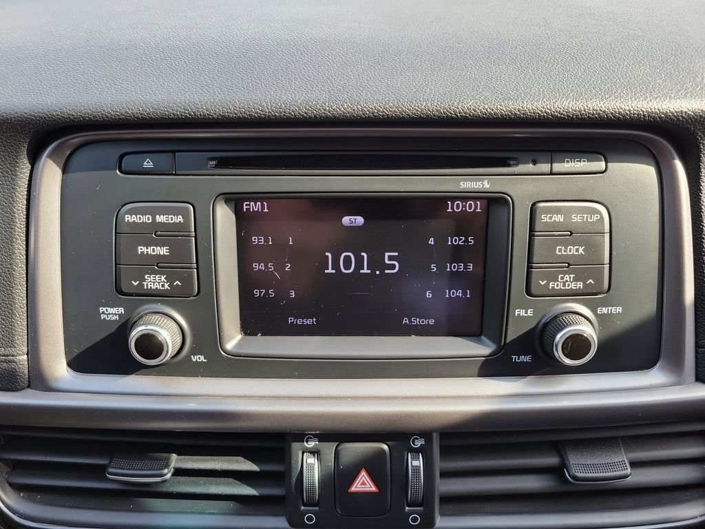 2017 Kia Optima LX - Photo 29