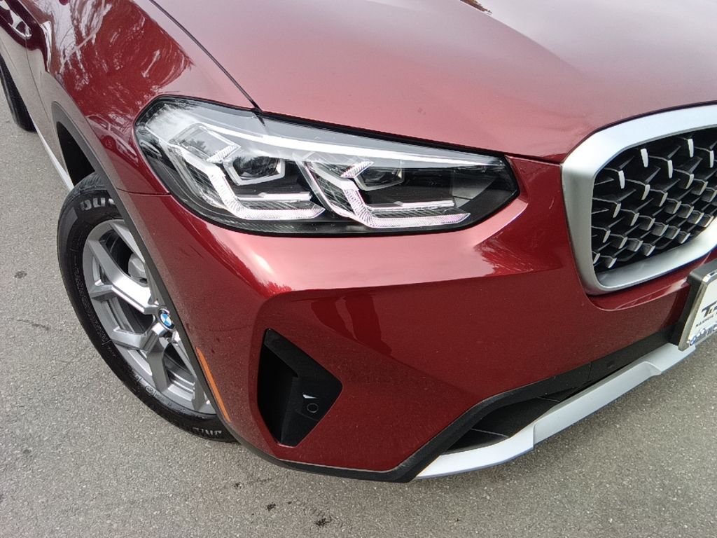 Used 2025 Aventurin Red Metallic BMW xDrive30i image 31