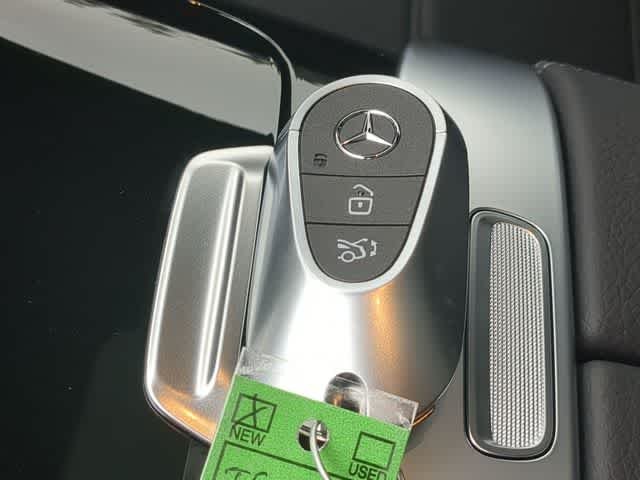 Used 2026 MANUFAKTUR Patagonia Red Metallic Mercedes-Benz GLC 300 image 36