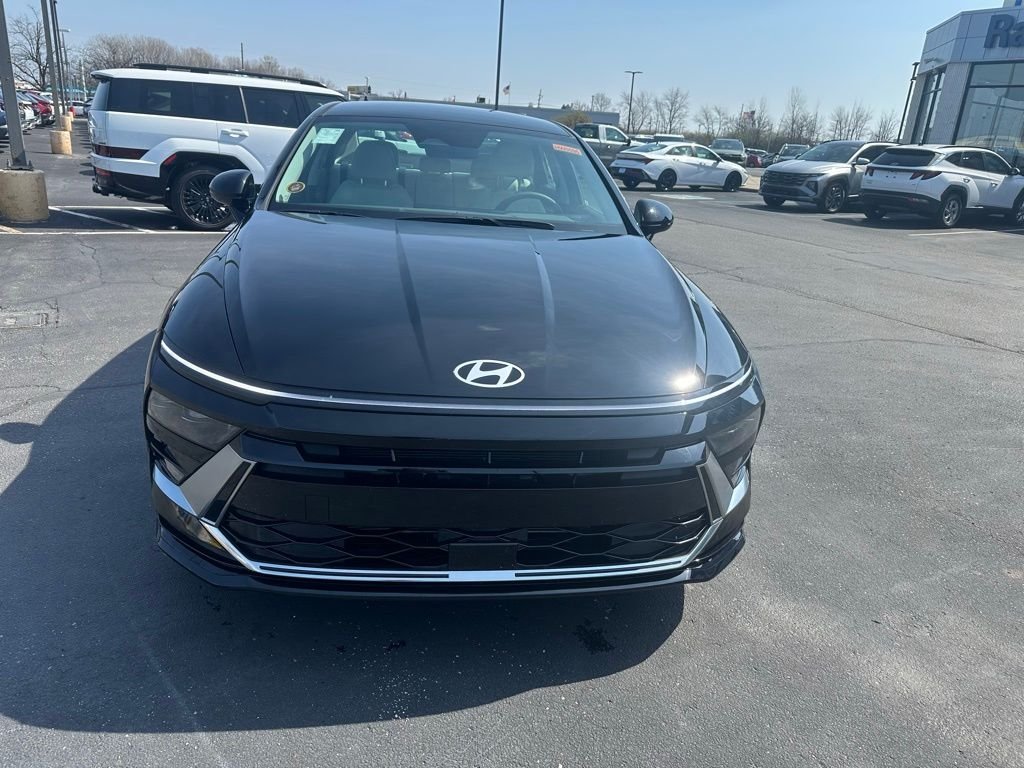 New 2026 Black Hyundai SEL Sport image 3