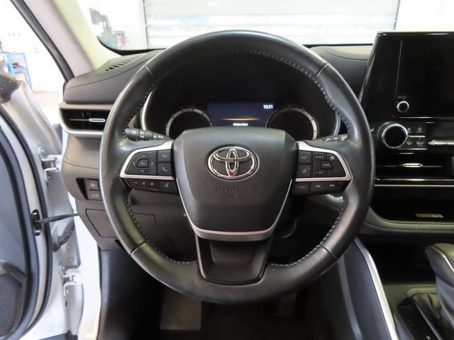 Used 2023 White Toyota XLE image 9