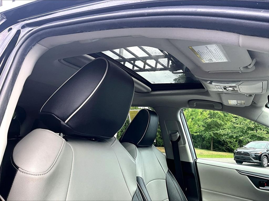 Used 2019 Black Toyota XLE image 20