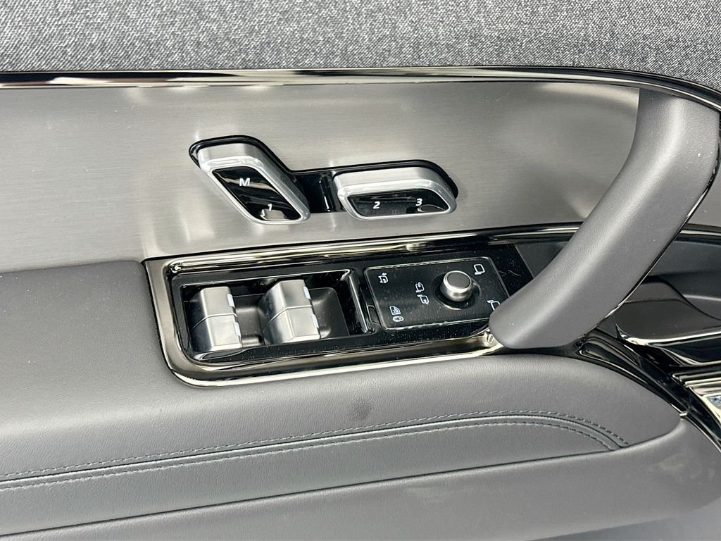 New 2026 Borasco Grey Land Rover Dynamic SE image 22