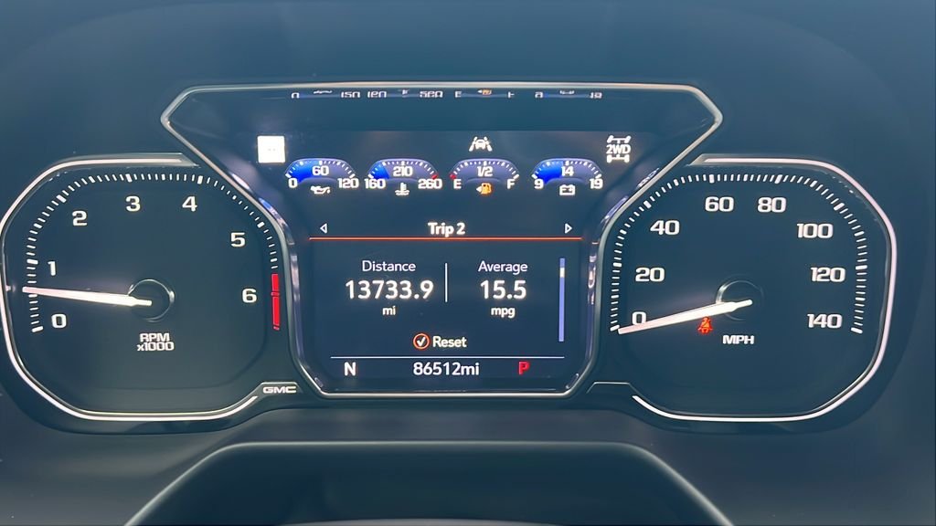 Used 2021 White GMC AT4 image 23