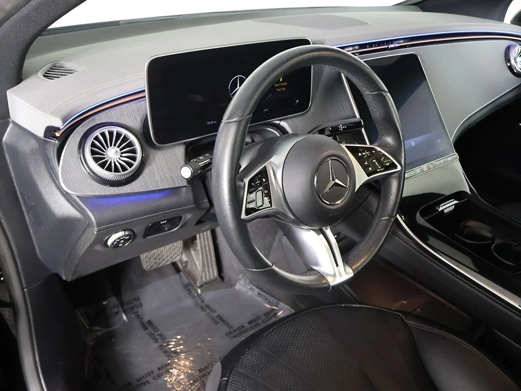 Used 2023 Black Mercedes-Benz 500 Sedan image 27