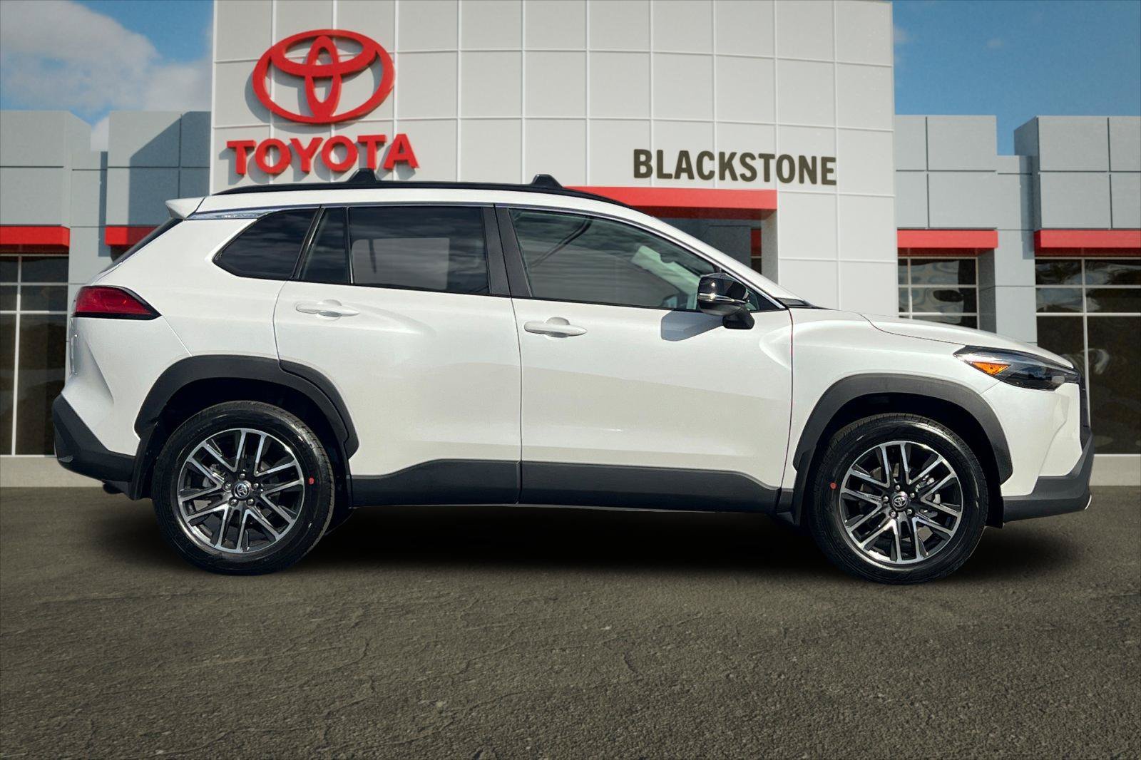 Certified Used 2026 Pearl Toyota XLE image 2