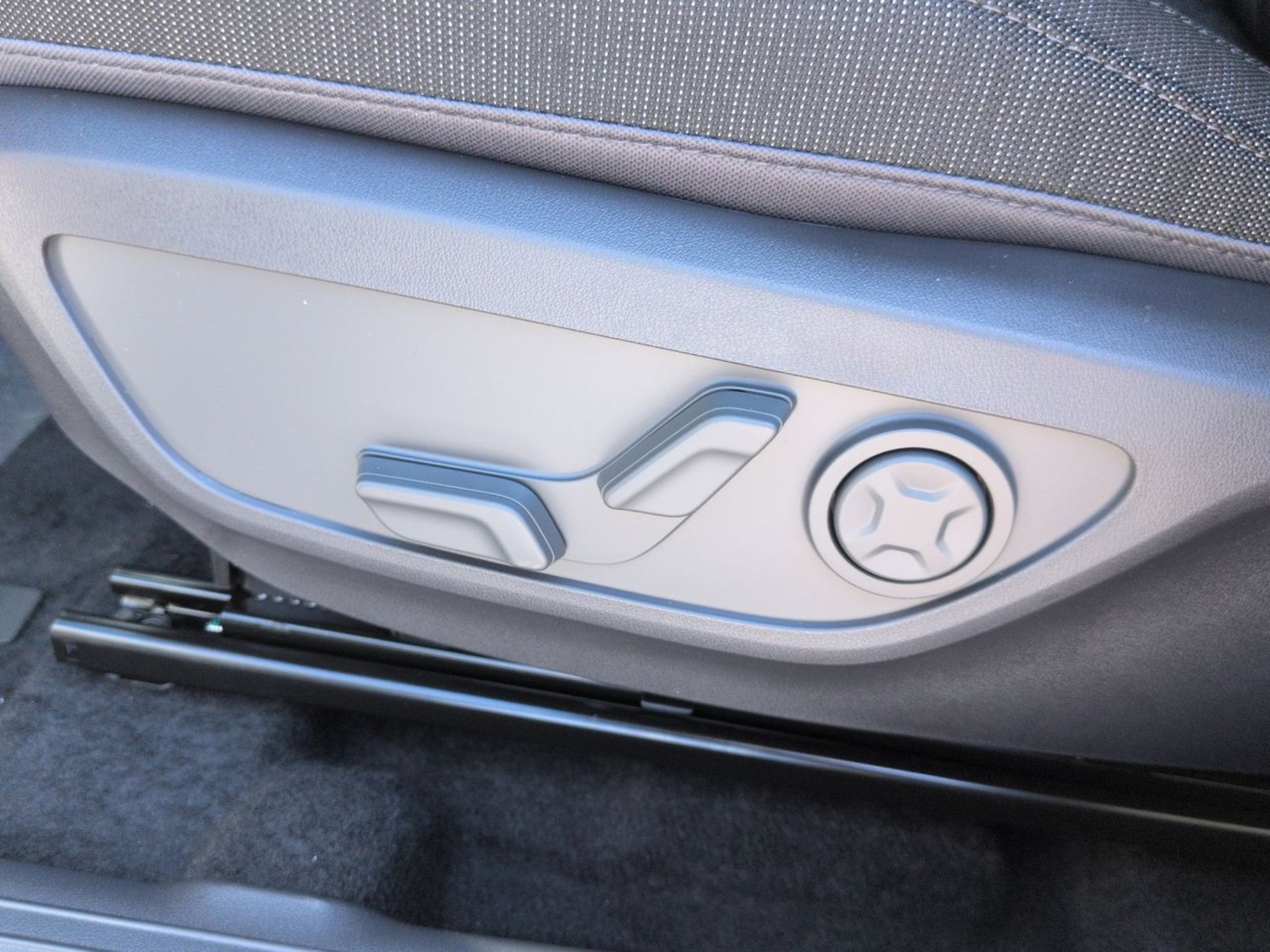 New 2027 Aurora Black Pearl Kia S image 24