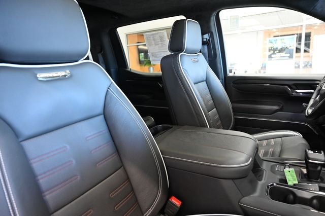 2025 GMC Sierra 1500 AT4X - Photo 13