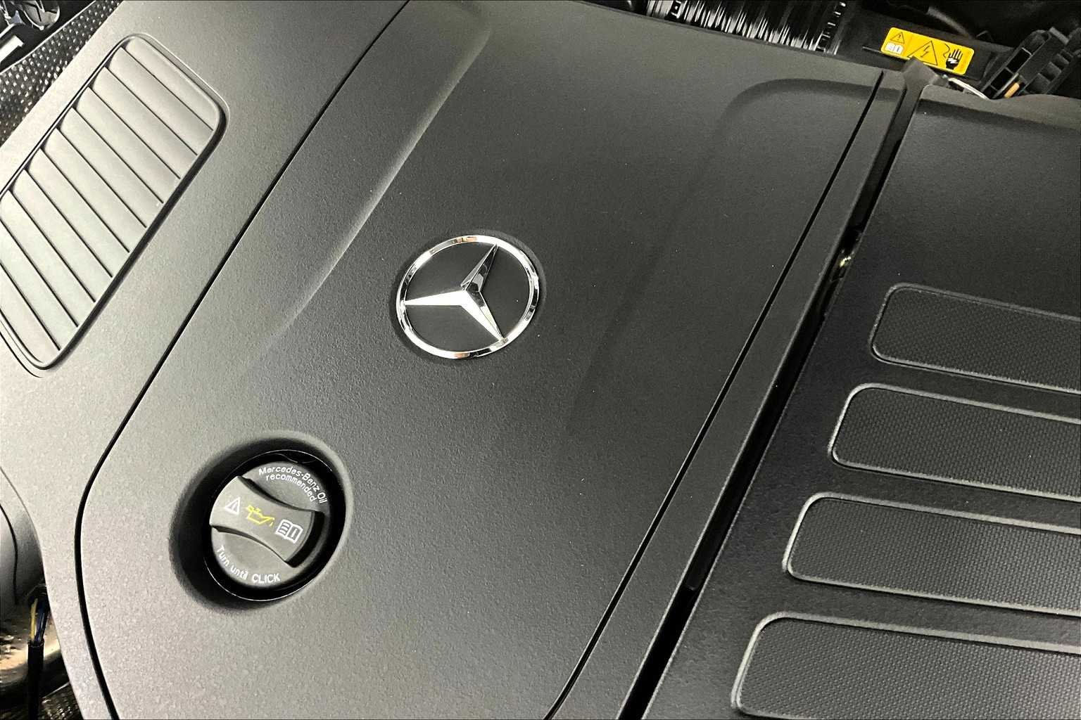 New 2026 Black Mercedes-Benz GLC 300 image 17