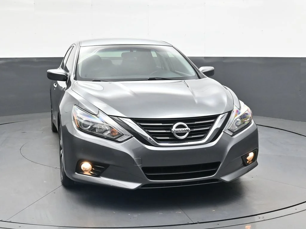 Used 2017 Gray Nissan 2.5 SR image 13