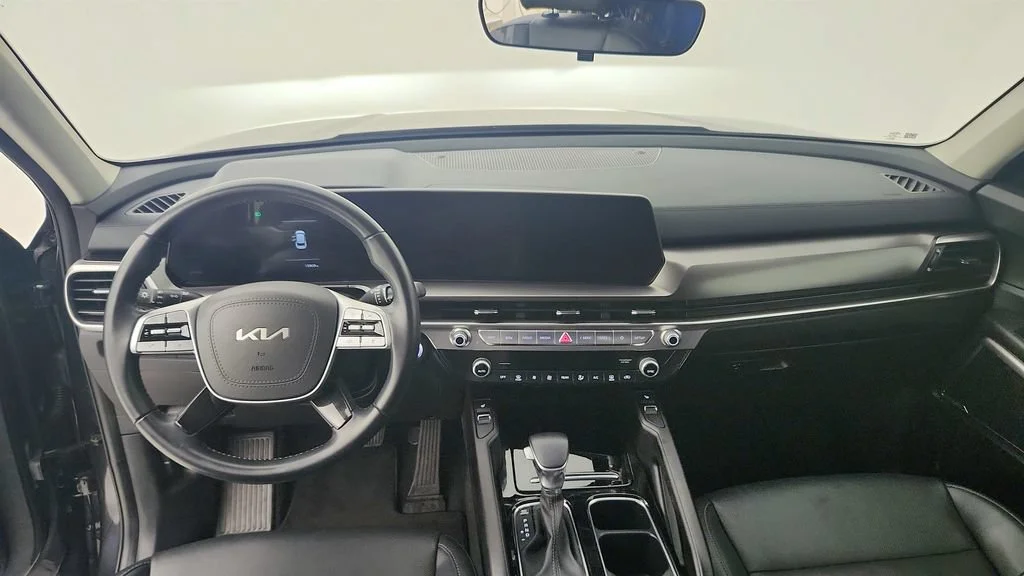 Used 2025 Gray Kia S image 22