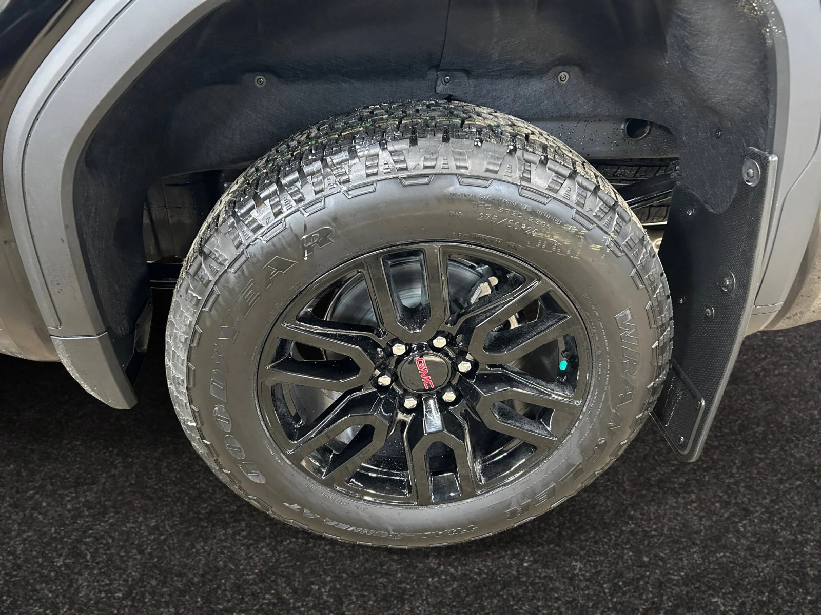New 2026 Onyx Black GMC Elevation image 9