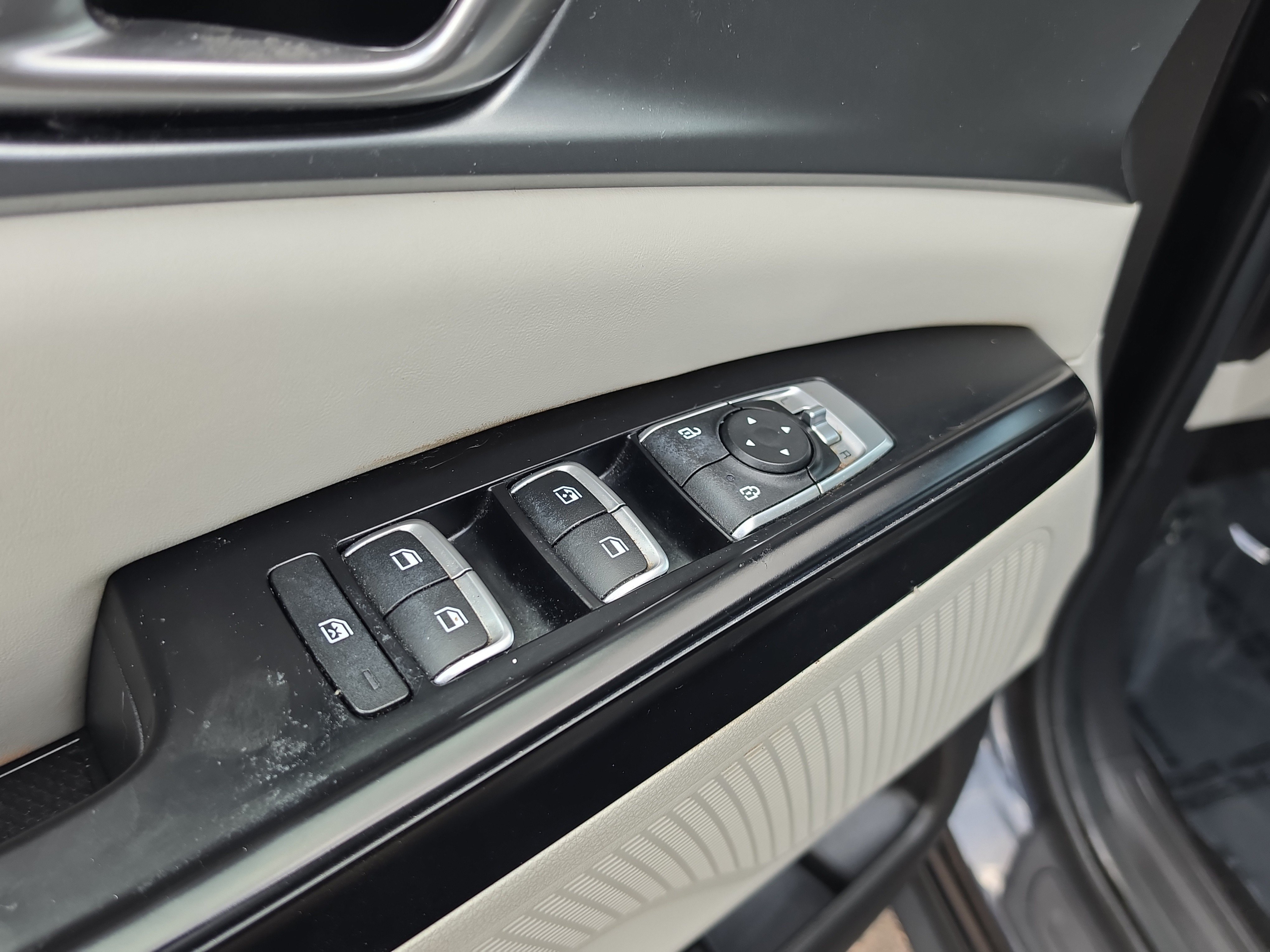 Certified Used 2024 Panthera Metal Kia LX image 19