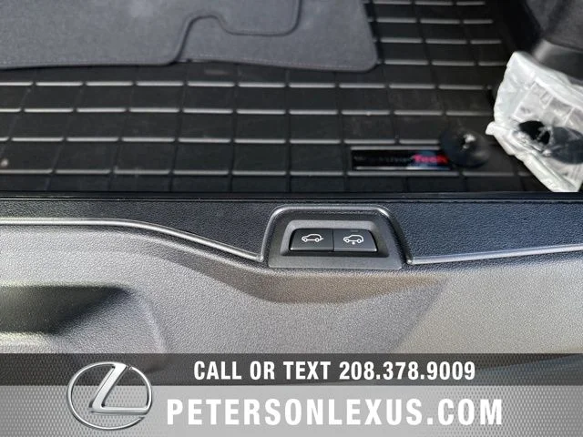 Used 2026 Gray BMW M60i image 21