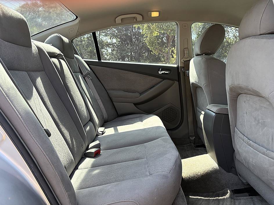 Used 2010 Radiant Silver Metallic Nissan 2.5 S image 10
