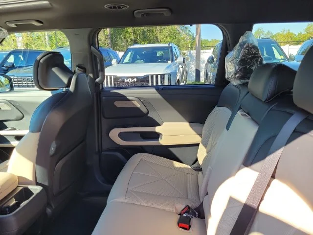 New 2027 Ivory Silver Kia EX image 12