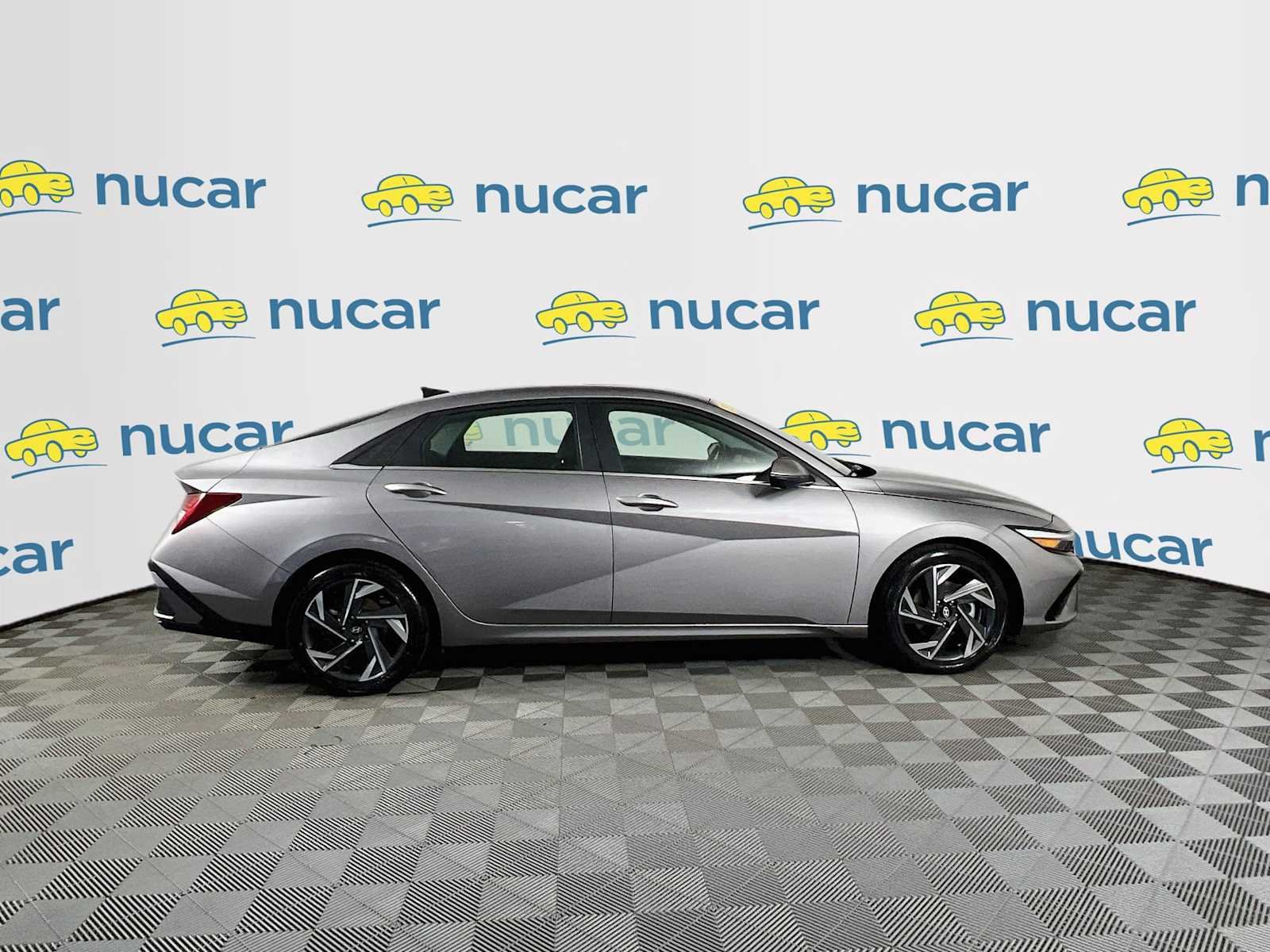 Used 2024 Fluid Metal Hyundai Limited image 8